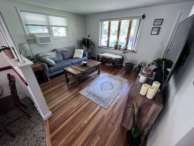 Foto del edificio - 443 Kelley Blvd