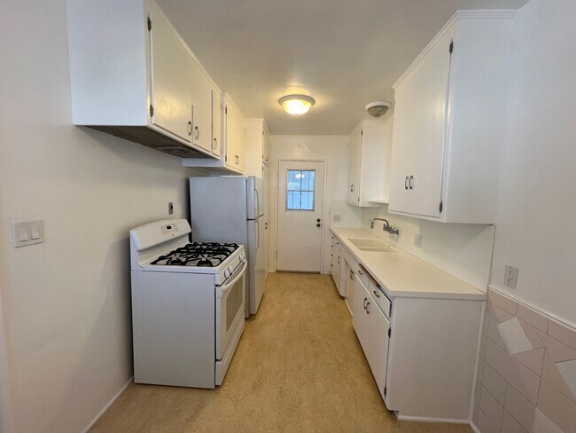 Building Photo - 2619 Alvira St