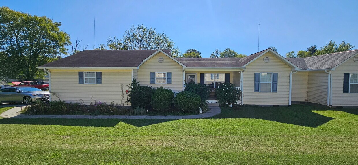 Foto principal - 4426 High School Rd