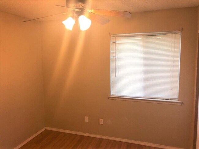 Building Photo - 1204 Westway Cir.