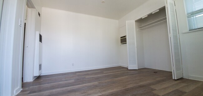 Living Area - 1234 N McCadden Pl