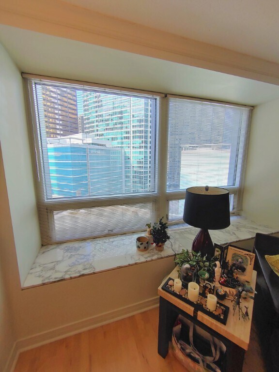 Building Photo - Spacious Streetville One Bedroom