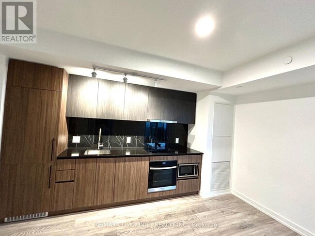Building Photo - 1100 Sheppard Ave W