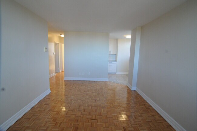 Photo du bâtiment - 435 Eglinton Ave E