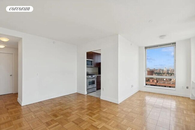 Foto del edificio - 215 E 96th St