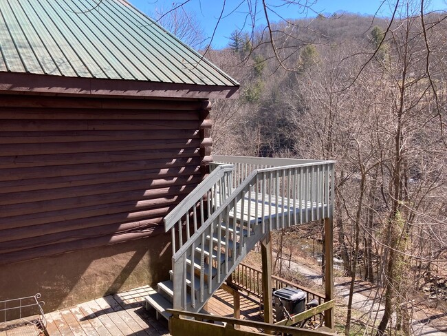 Building Photo - 182 Alpine Acres Rd