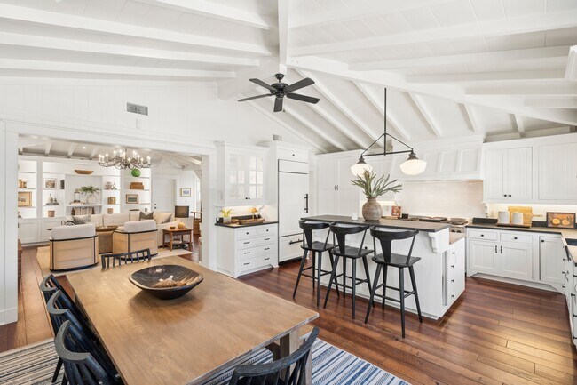 Foto del edificio - 2035 Miramar Dr