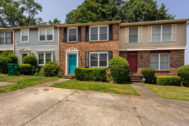 Building Photo - 1407 Springleaf Cir SE