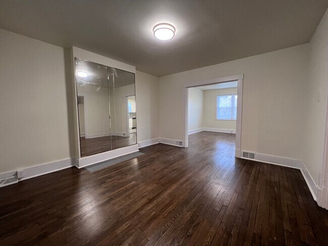 Building Photo - Updated 3BR House now available