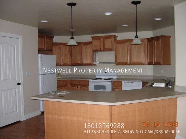 Building Photo - Really Great 3 Bedroom Rambler in the Ranches