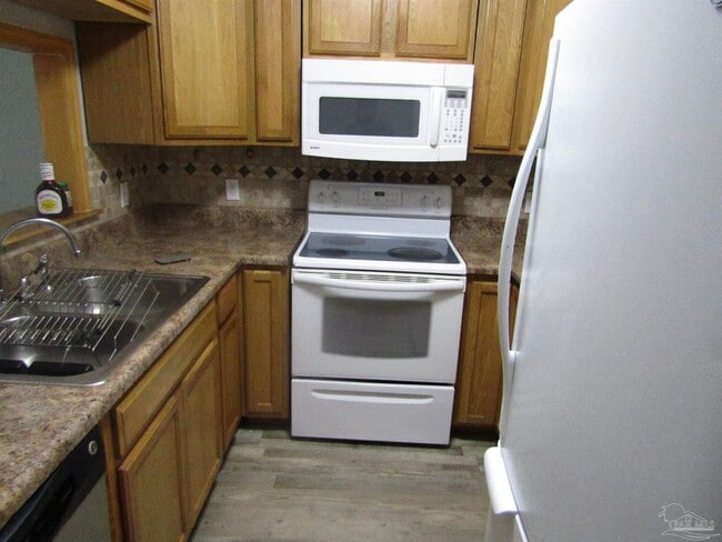 Building Photo - 1305 Foxborough Dr