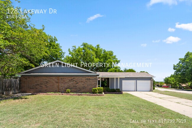 Foto del edificio - 128 Lakeway Dr