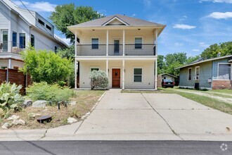 Building Photo - 2902 E 13th St