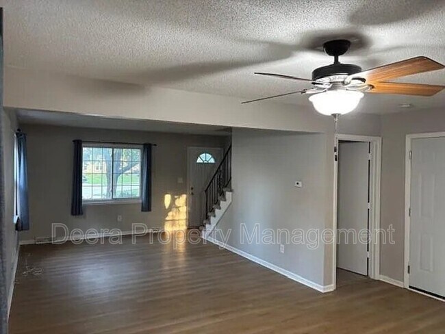 Foto del edificio - 9616 Hadley Dr