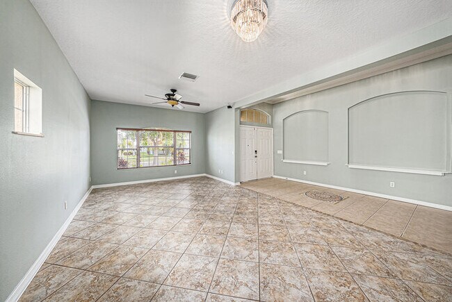 Building Photo - 1843 Mira Lago Cir