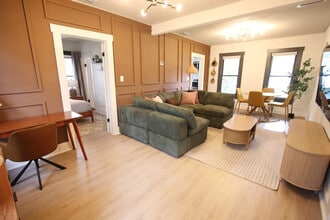 Building Photo - 102 W Emma St