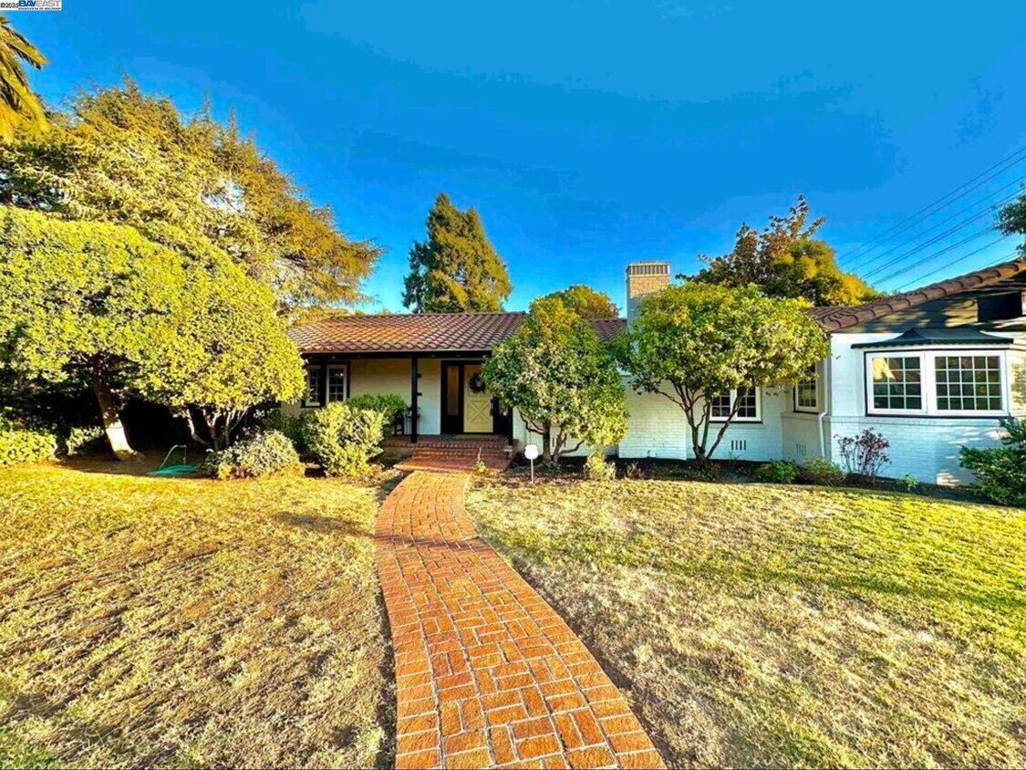 Foto principal - 915 Estudillo Ave