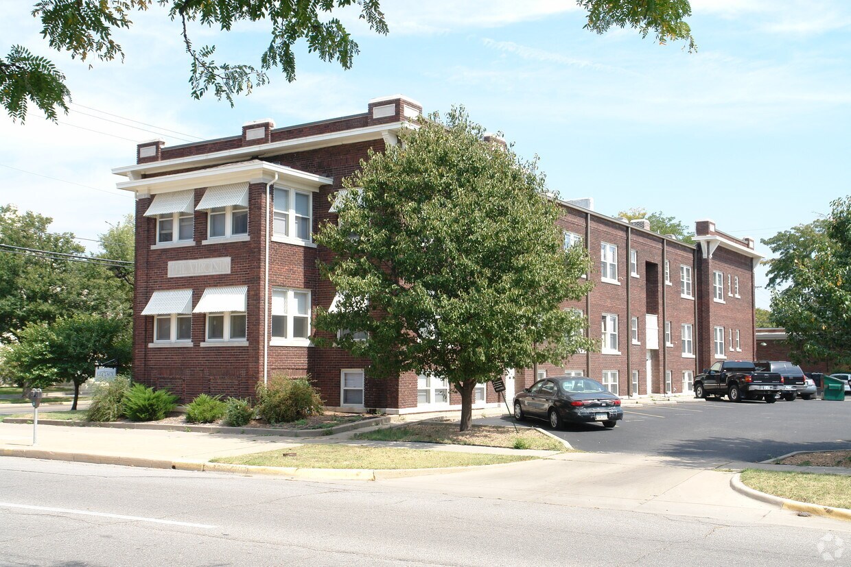Foto del edificio - 401 E 3rd St