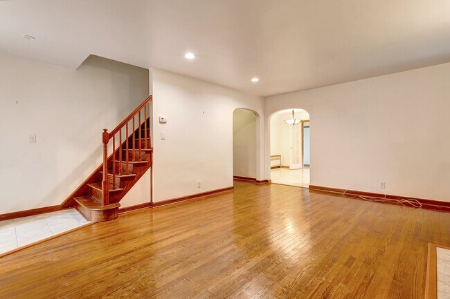 Building Photo - 626 Bogert Rd