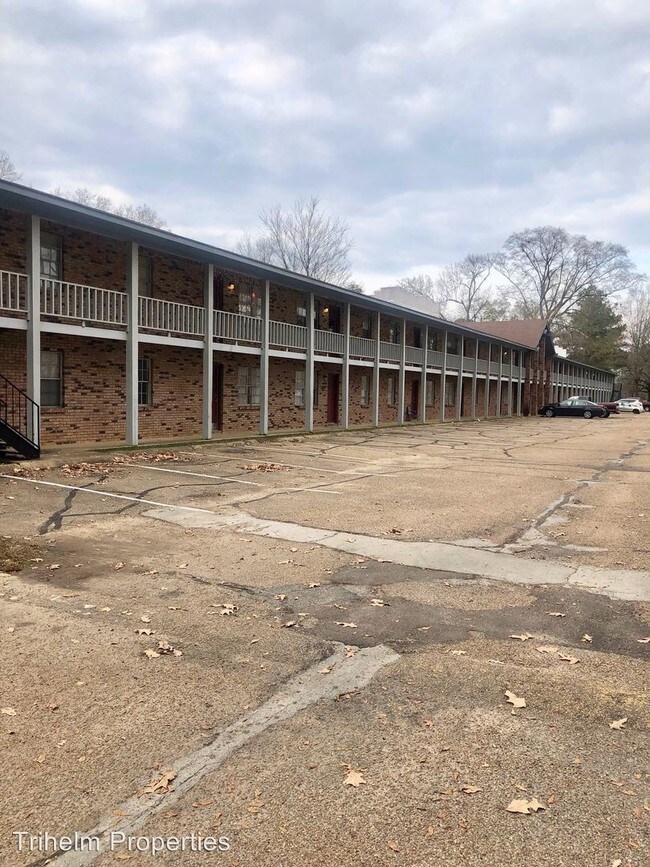 Foto del edificio - 2592 Old Country Club Rd