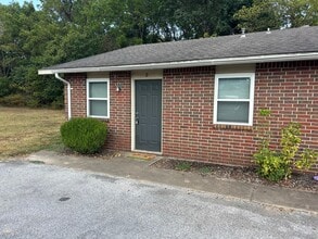 Building Photo - 220 Brooke Lynn Dr