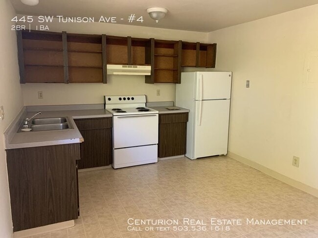 Building Photo - $500 OFF MOVE IN RENT!! 445 SW Tunison #4