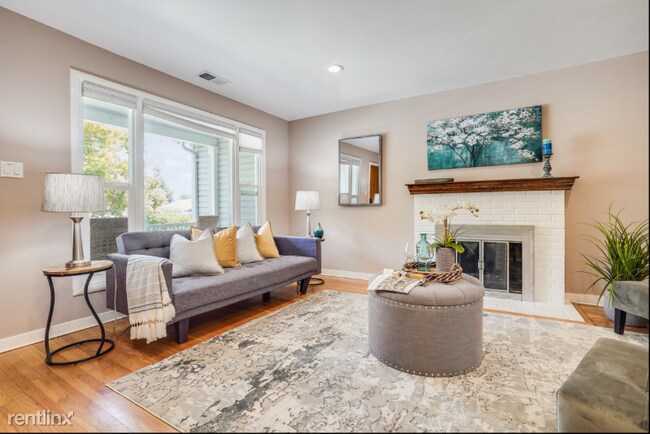 Foto del edificio - 3 br, 3 bath House - 618 Topaz St