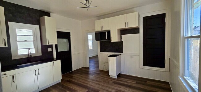 Foto del edificio - Comfortable & Affordable 2-Bedroom Home