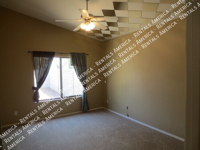 Foto del edificio - 606 W Colt Rd