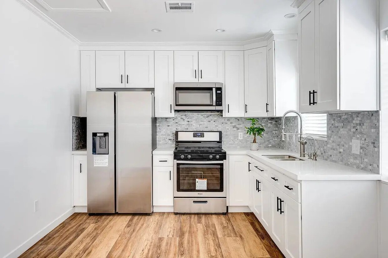 Foto principal - Stunning One-Bedroom Apartment