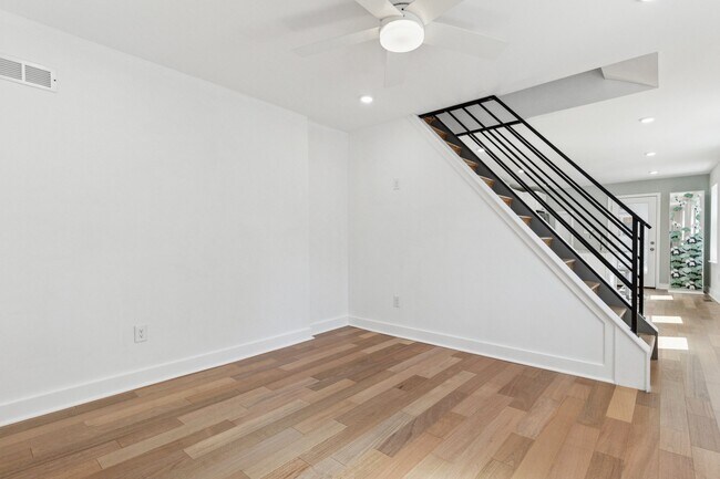 Sala de estar - 155 Sheldon Ln