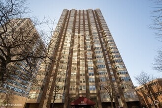 Building Photo - 525 W Hawthorne Pl