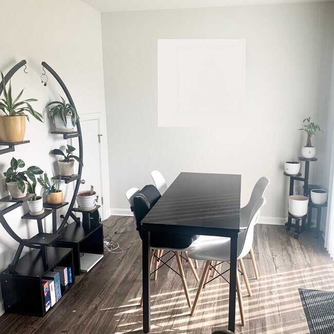 Dining Room - 324 Mingo Way