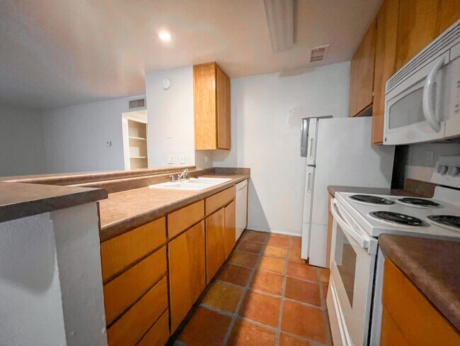 Building Photo - Scottsdale 2bd condo