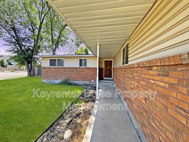 Building Photo - 5603 Centerbrook Dr