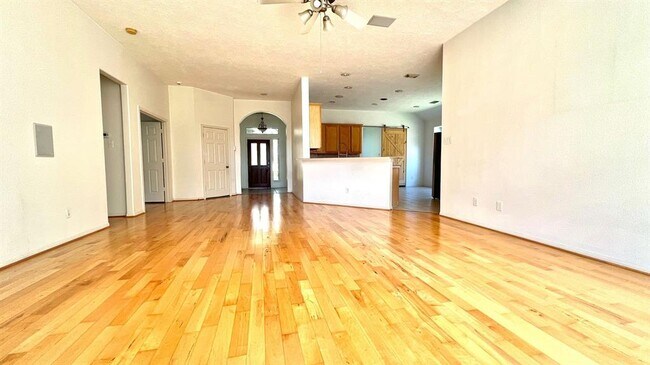 Building Photo - 14112 Spring Knoll Ln