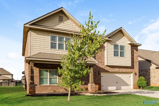 Building Photo - 213 Iron Cir