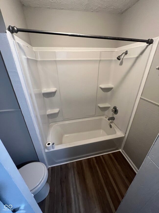 Foto del edificio - 210 Whitlock Ave