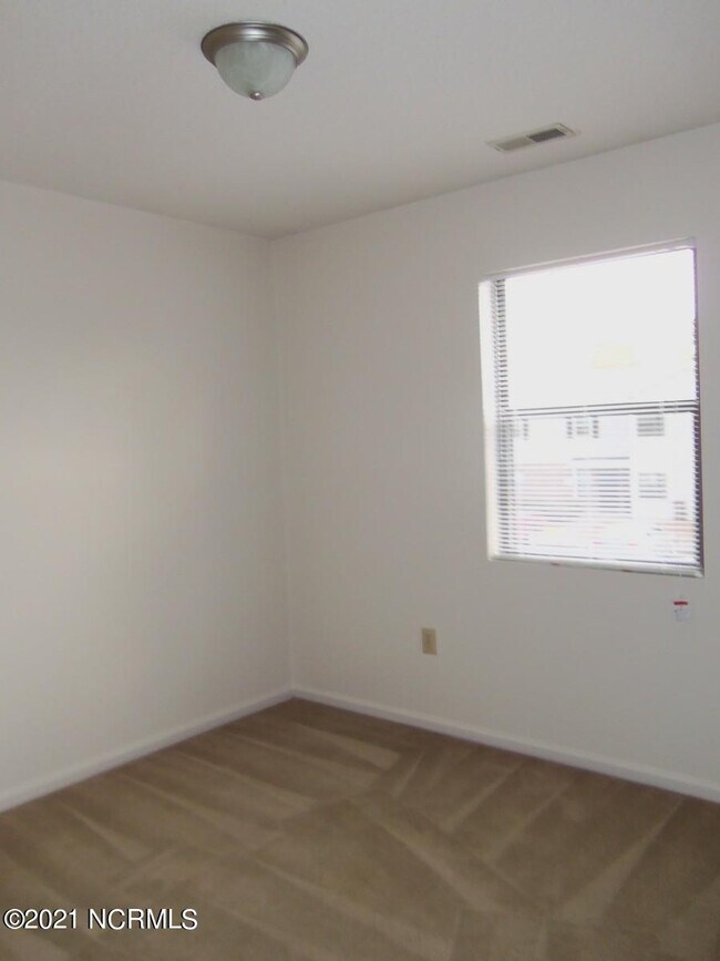 Building Photo - 237 Cordell Dr
