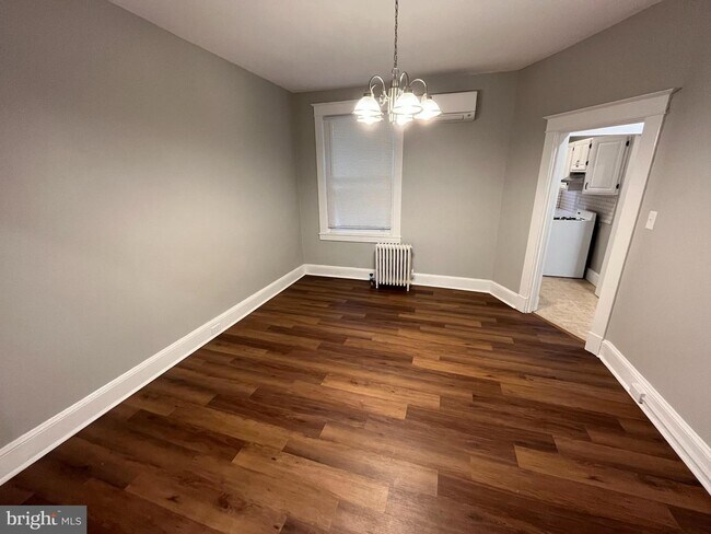 Building Photo - 608 Radnor Ave
