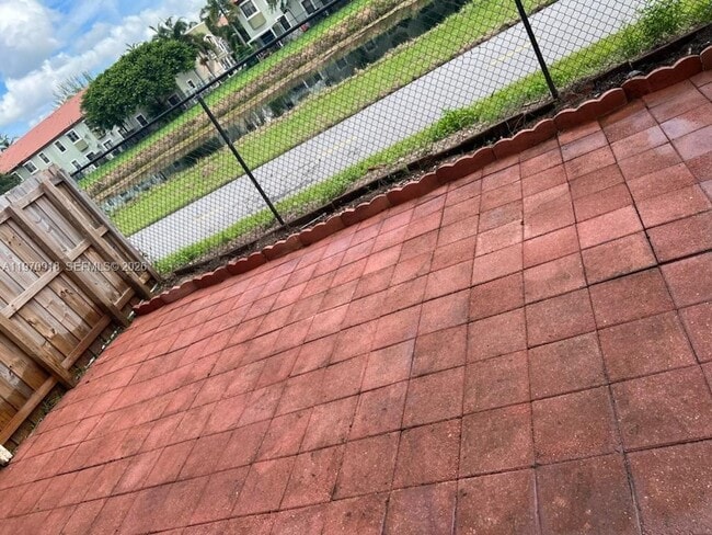 Foto del edificio - 3705 NE 4th St