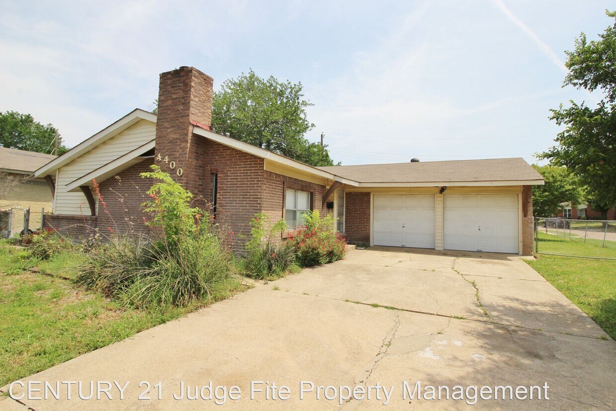 Foto principal - 3 br, 2 bath House - 4400 Ashwood Drive