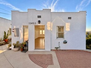 Building Photo - 1343 Quintero St