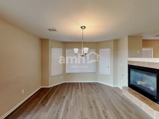Foto del edificio - 9761 Chambers Dr