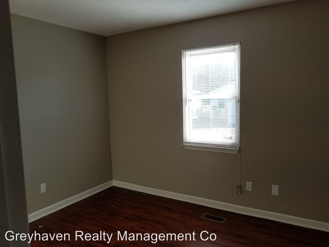 Building Photo - 2219 Bachman St