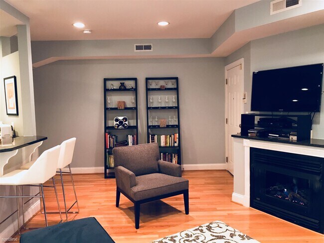 Foto del edificio - 2 br, 2 bath Condo - 1826 13th Street Nort...