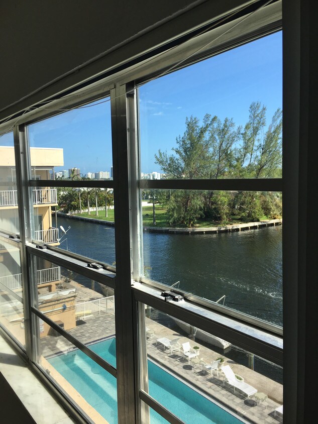 Foto del edificio - 2640 NE 135th St