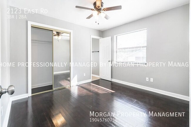 Building Photo - Beautifully Renovated 3 bedroom 1.5 bath h...