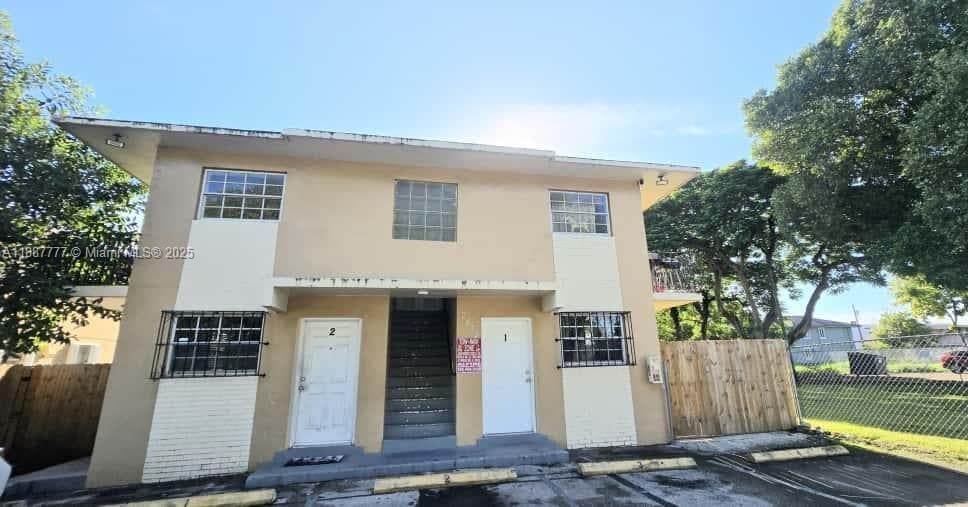 Foto principal - 2835 NW 22nd Ave
