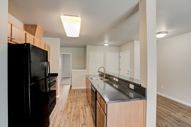 Building Photo - Legacy Oaks Apartments